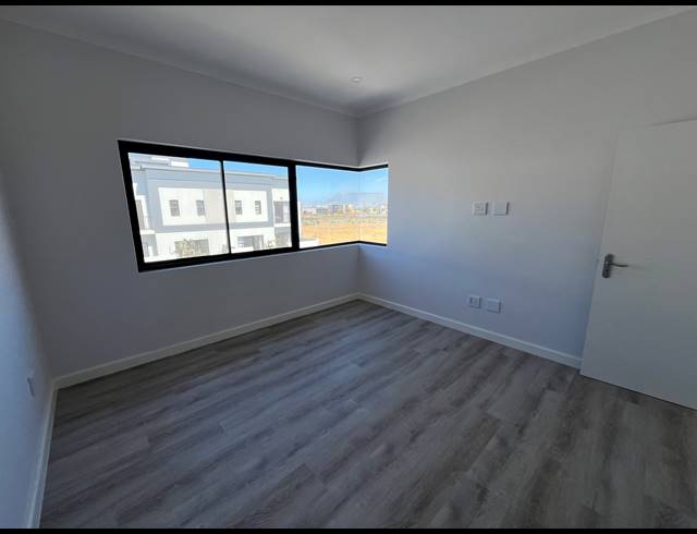 4 BEDROOM HOUSE FOR SALE IN SANDOWN